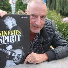 Paul Bergen fotograaf presenteert zijn boek 'Nineties Spirit', met iconische muziekfoto's uit de jaren '90.