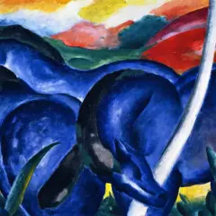 Expressief blauw paard in een levendig, kleurrijk landschap. De paarden lijken te bewegen in een droomachtige sfeer.