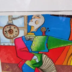 Kleurrijk werk van Patty Harpenau: een surrealistisch figuur met accordeon, klok en slakje.