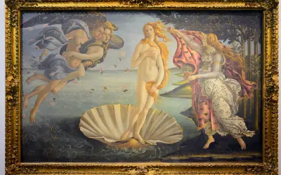 De geboorte van Venus, een iconische venus vrouw, drijvend op een schelp, omringd door goden en bloemen.