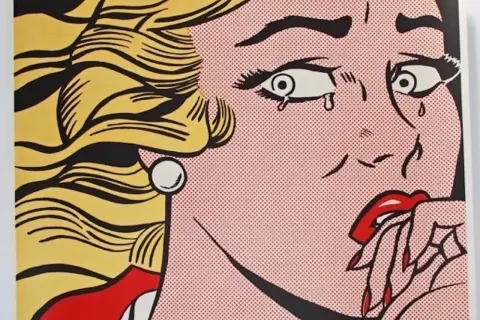 Een huilende vrouw in popart-stijl, kenmerkend voor de stijl van popart kunstenaars. Haar blonde haar wappert, met rode lippen en tranen in haar ogen.