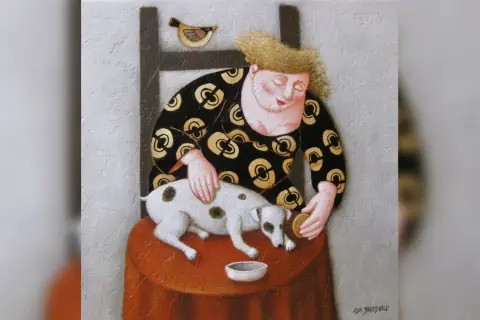Een vrouw met een vrolijk patroon op haar jurk aait een hondje. Een vogel kijkt toe. Ada Breedveld.