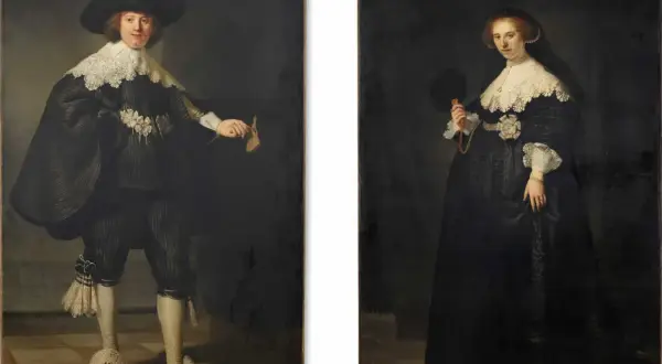 Marten en Oopjen, een rijk geklede man met hoed en cape, en een vrouw in een zwarte jurk met kant, staan naast elkaar in dit dubbelportret.