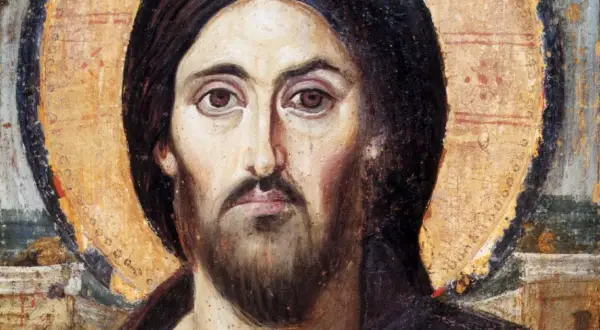 Iconische afbeelding van Jezus met aureool. De vraag hoeveel apostelen had Jezus wordt hier niet beantwoord, maar de afbeelding roept wel de Bijbelse context op.