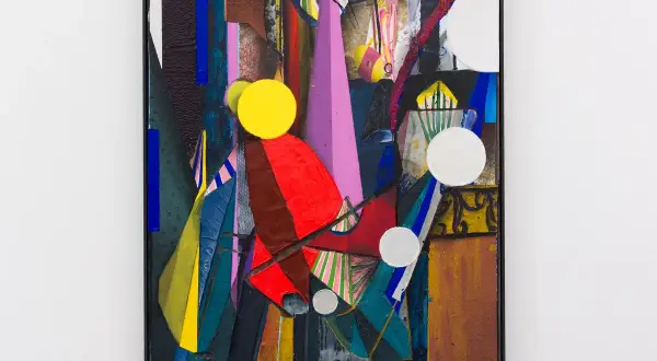 Abstract collage met felle kleuren en vormen, kenmerkend voor Tjebbe Beekman.