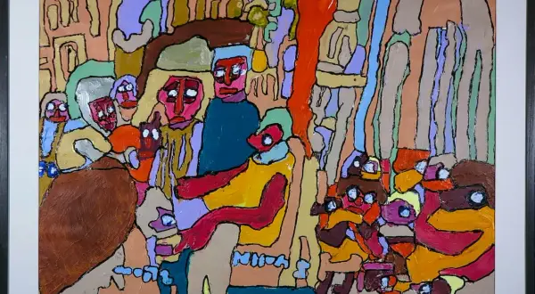 Levendige, expressieve marion bloem schilderijen met een groep kleurrijke, abstracte figuren in een drukke scène.