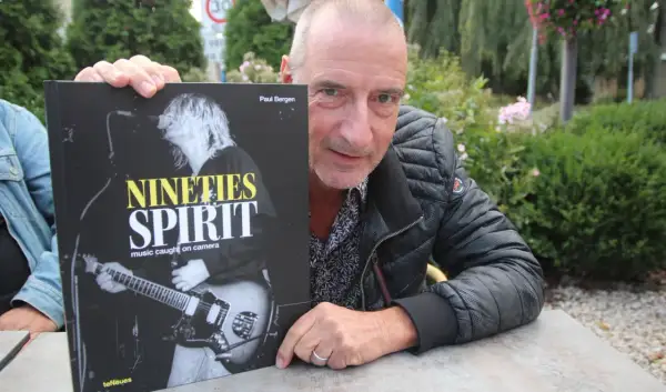 Paul Bergen fotograaf presenteert zijn boek 'Nineties Spirit', met iconische muziekfoto's uit de jaren '90.