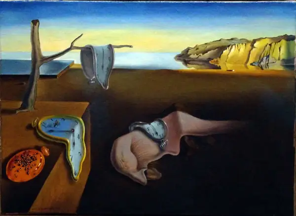 Smeltende klokken, een symbool van la persistance de la mémoire, drijven in een surrealistisch landschap.